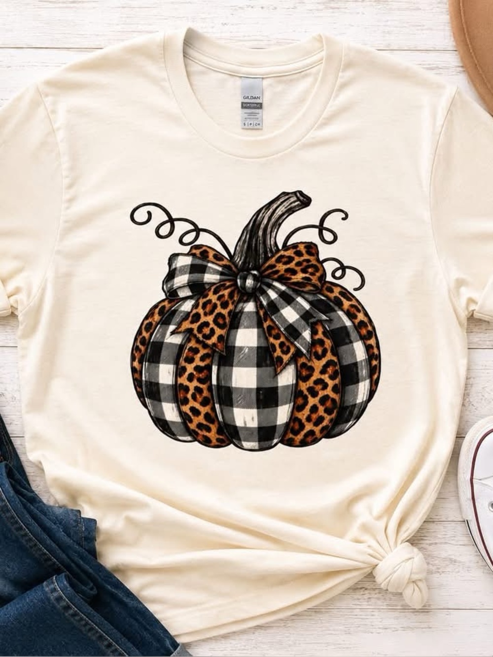 Gildan Cream Short-Sleeve Tee Leopard & Buffalo Plaid Pumpkin Graphic Small-3X